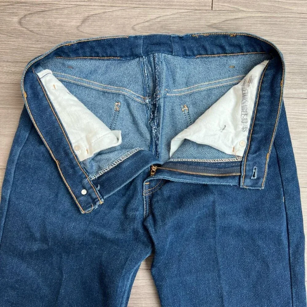 Levis excellent no